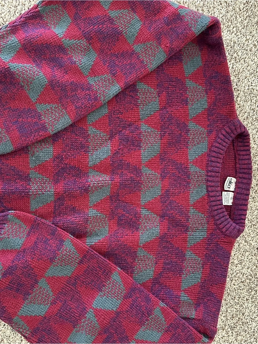 Unbranded Men's Geometric Crewneck Sweater in Burgundy and Teal
